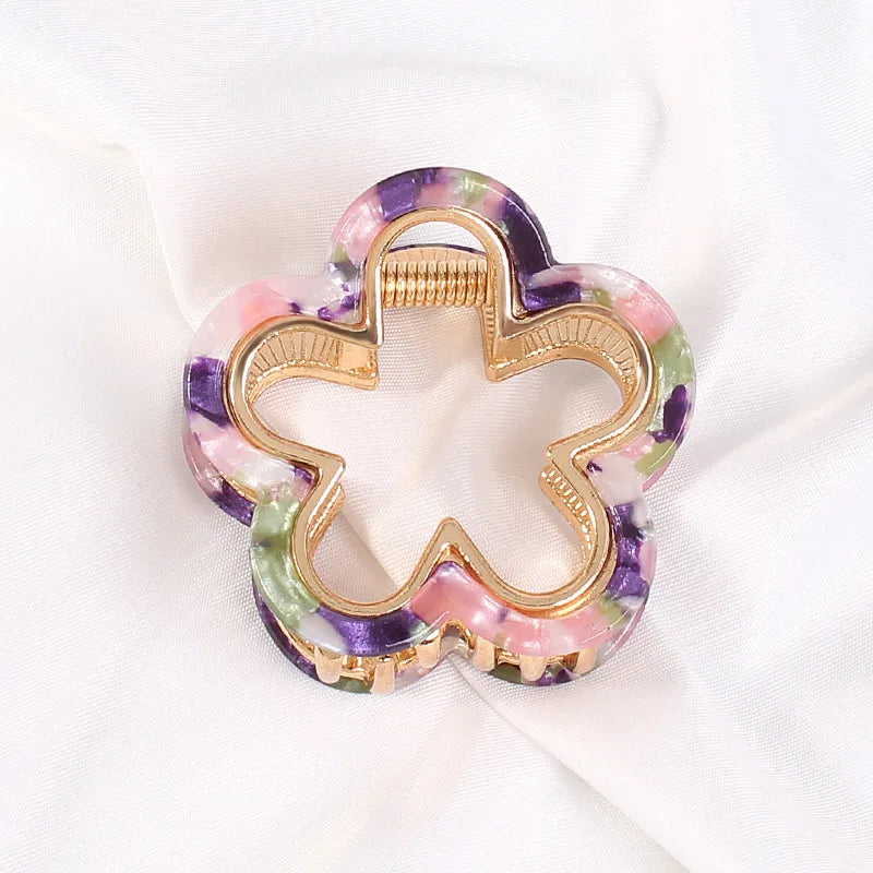 Geometric Flower Hollow Hair Claw