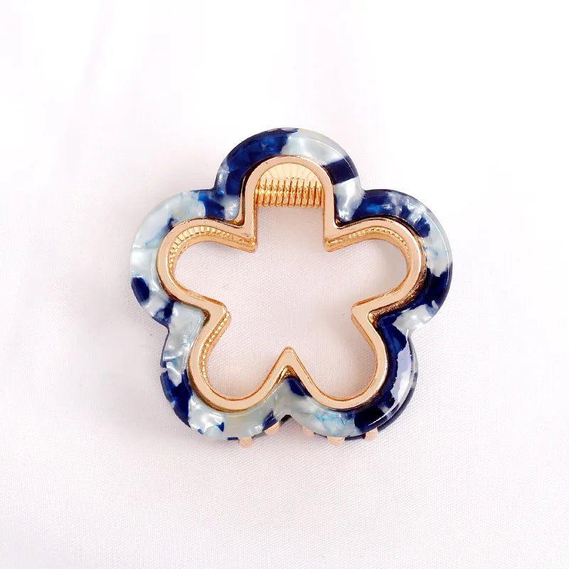 Geometric Flower Hollow Hair Claw